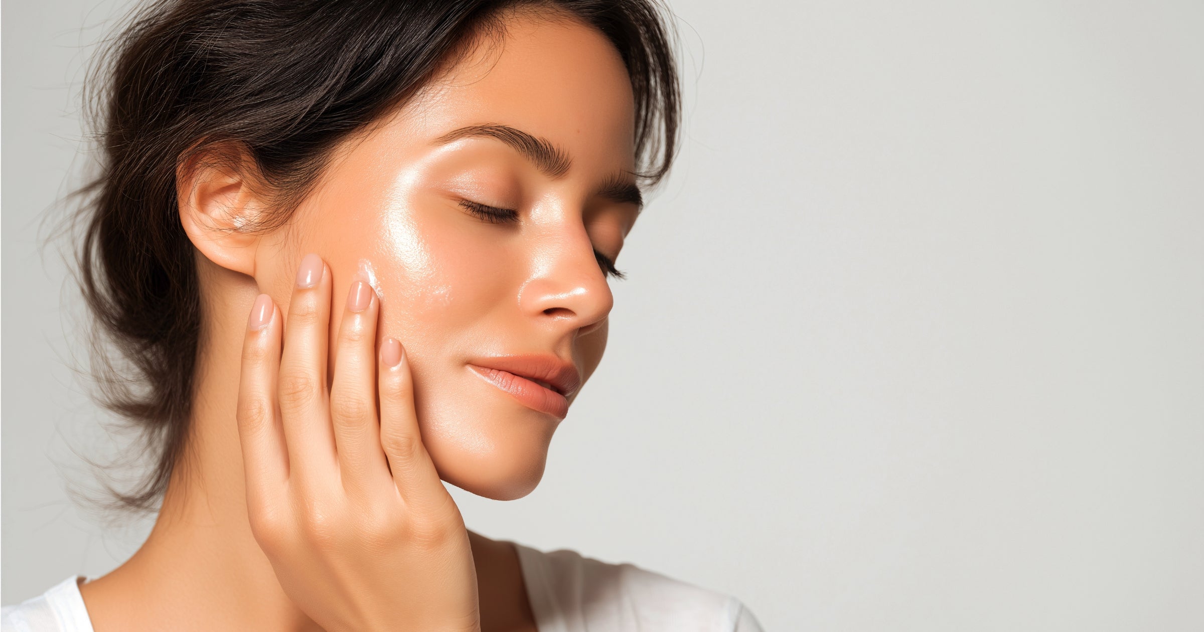 A Minimalist Skincare Routine That Actually Works: How LED Therapy Simplifies Everything